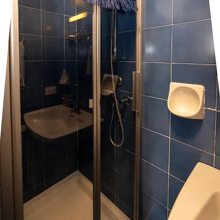 Διαμέρισμα Trilocale Con Giardino Privato E Box Auto Μπόρμιο